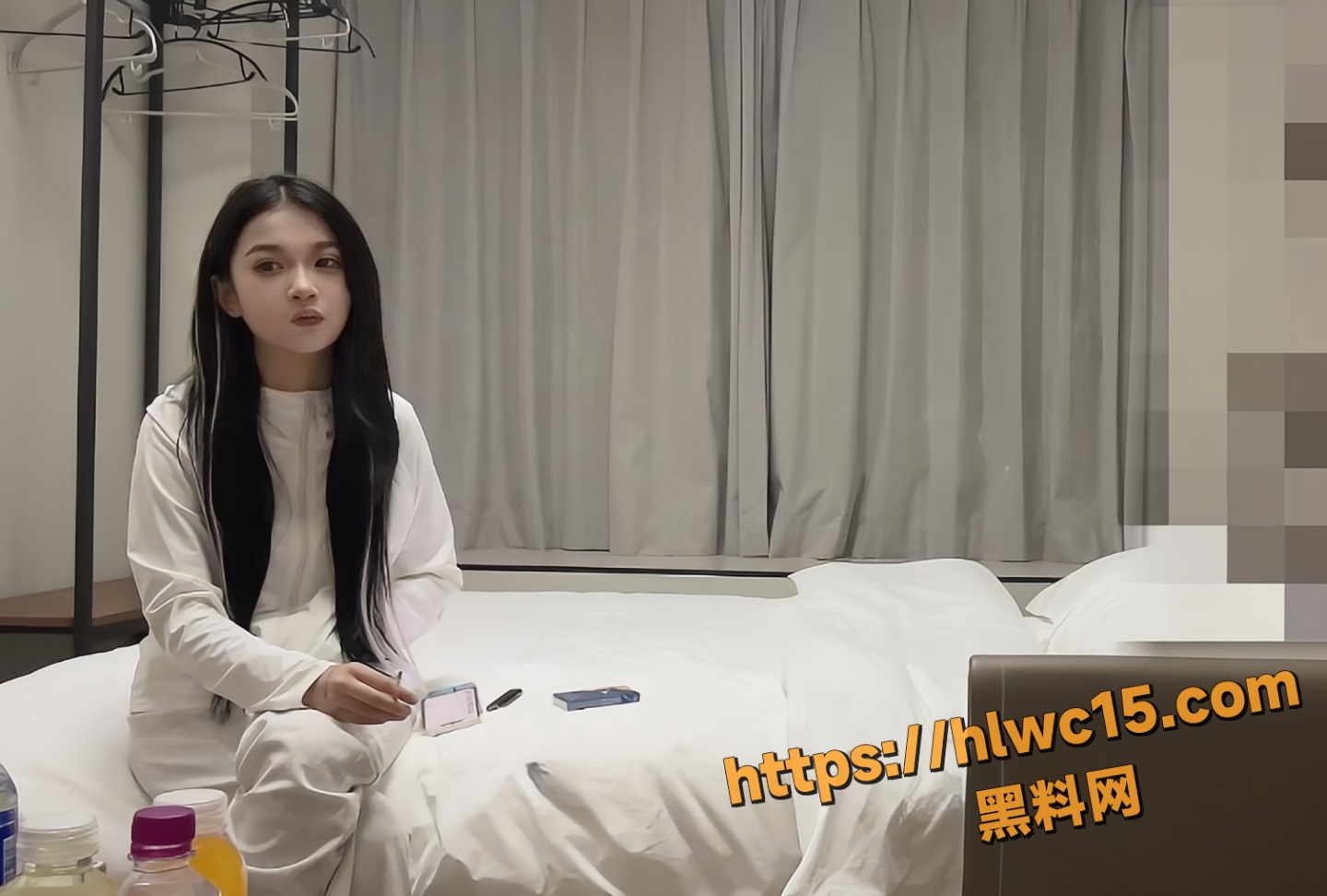 探花大神 成昆 约操极品纹身精神小妹 边看黄片边做爱
