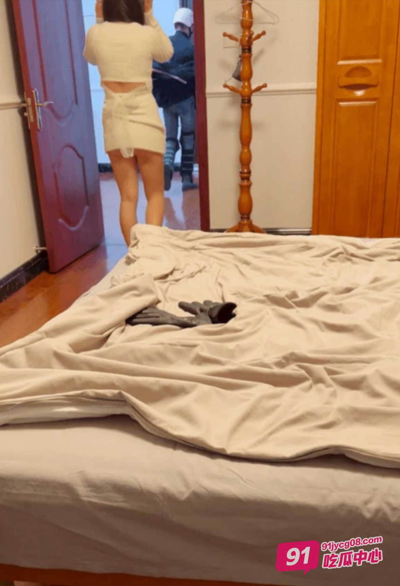 把妻子献给外卖员 没想到妻子跟他玩的比我还疯狂！ 配图2