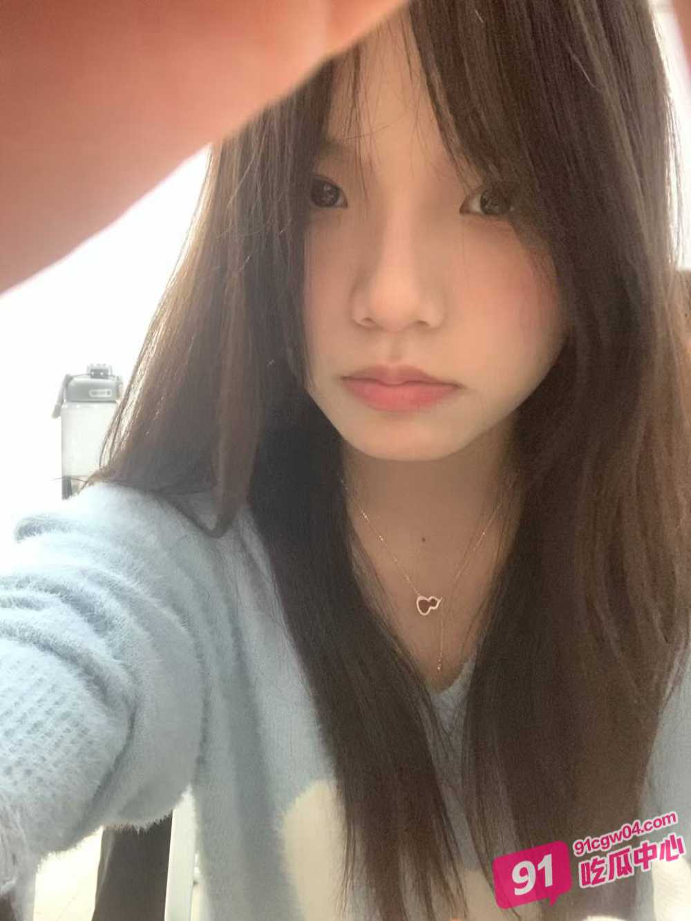 南昌航空大学 林敏 性瘾极大喜欢自慰 与男友裸聊抠逼抠到高潮喷水！ 配图3
