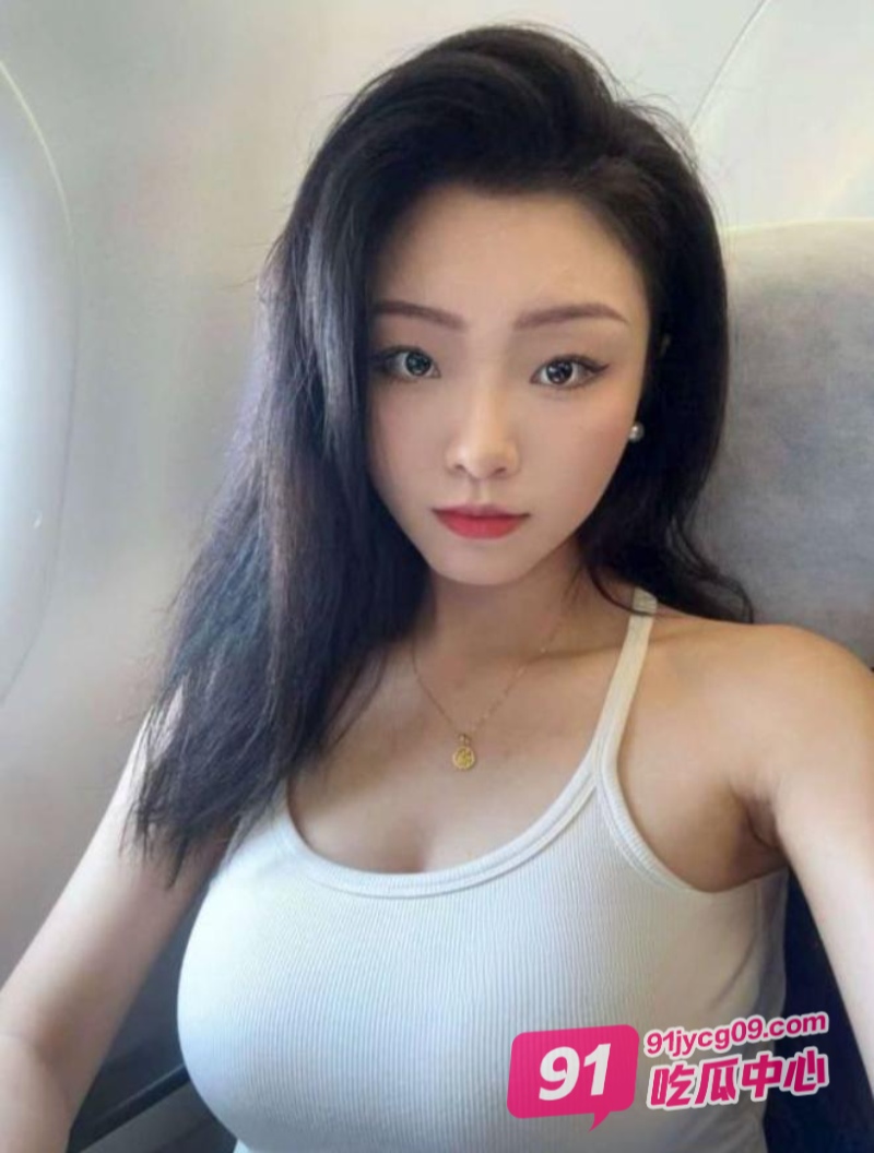 重庆外围女溱浠雨不雅自拍泄密 蜂腰翘臀让客户们流连忘返! 配图7