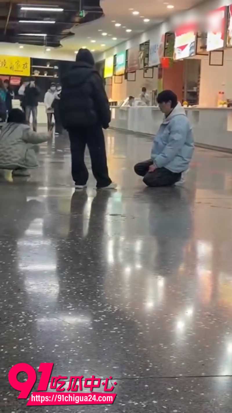 河南科技大学男大脚踏多条船被当场抓奸竟还是同宿舍女生12