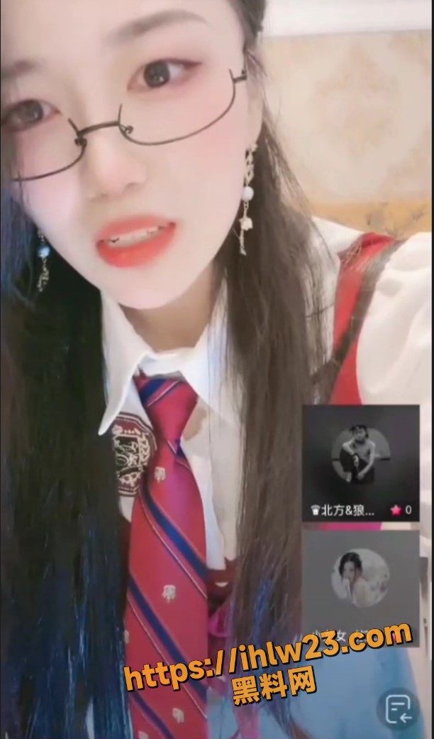 淫荡女主播发骚直播喷出大量淫水 这骚母狗是真的欠操！