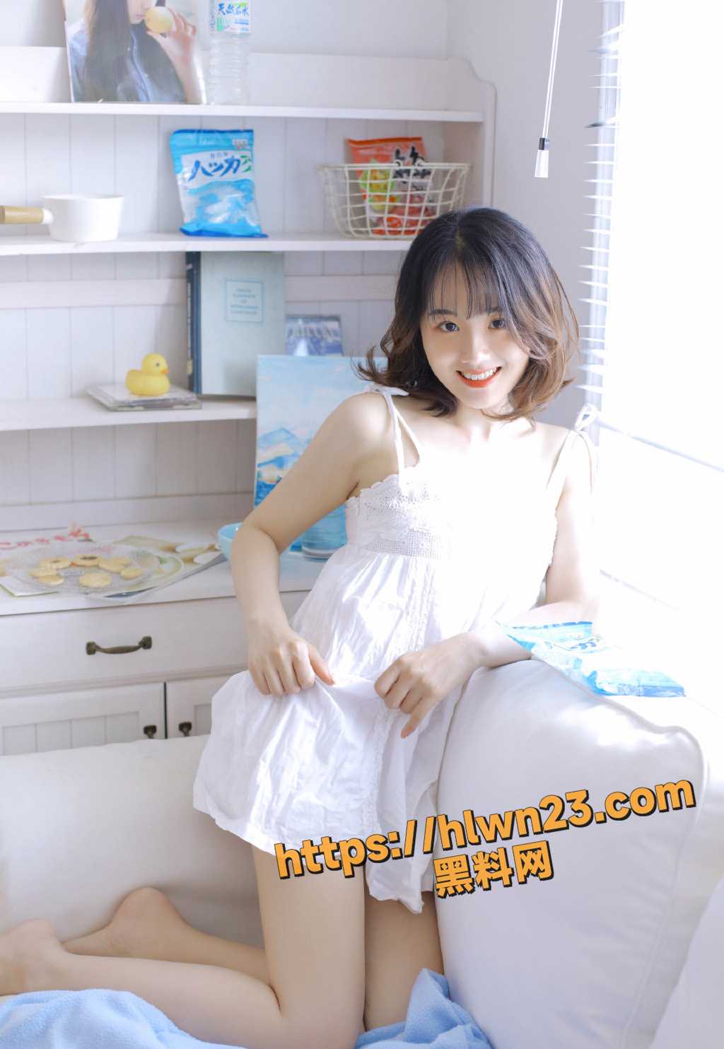 饥渴少妇户外直播 随机挑选直接开摸 某个平台的网黄直播户外随机勾引路人 足交挑逗后入直播！