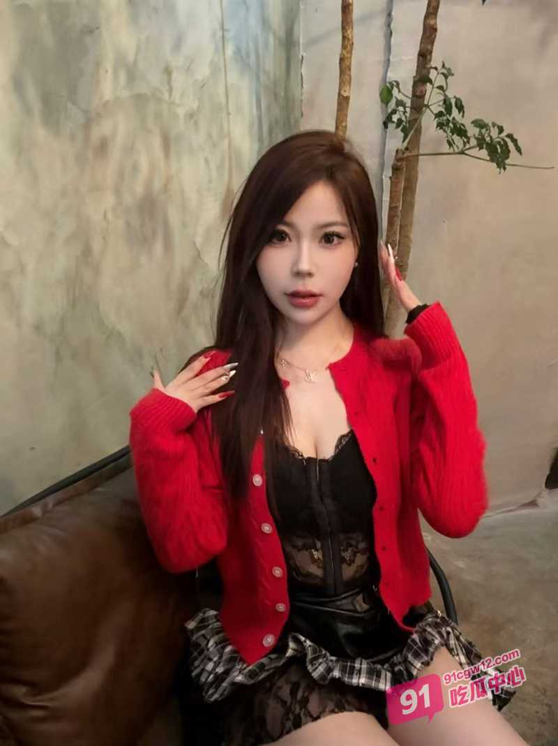 深夜撸片推荐～性感风骚女教师被优等学生轮插成瘾 彻底沦为男学生的性爱玩具！
