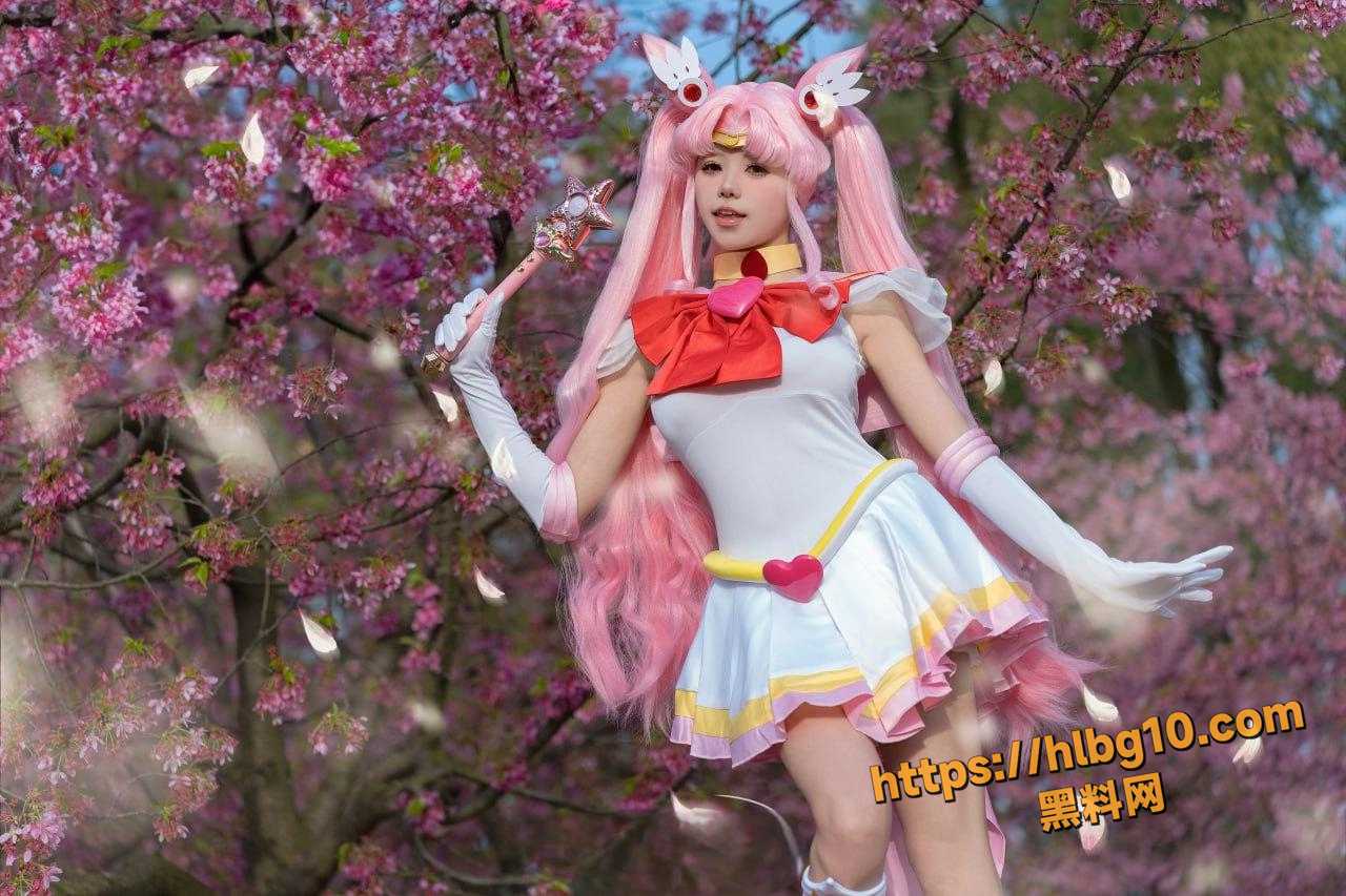 B站福利姬美女 咬一口兔娘 最新粉色系美少女战士 大尺度身材展示回忆宅男记忆！