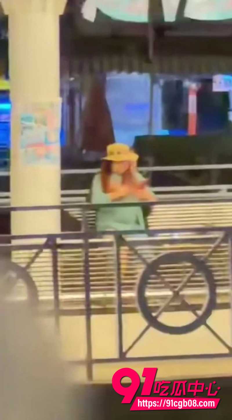 香港长洲码头惊现六旬男女上演活春宫5