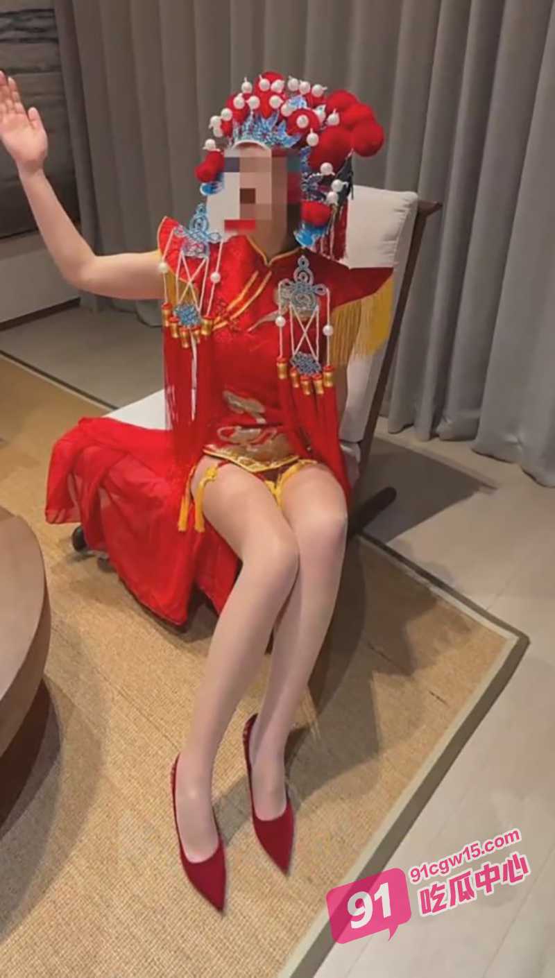 海角乱伦大神-会喷水亲姐姐 最新作品内射元旦跨年夜亲姐 加爆菊实现双洞齐插水 各种姿势潮喷！ 配图3