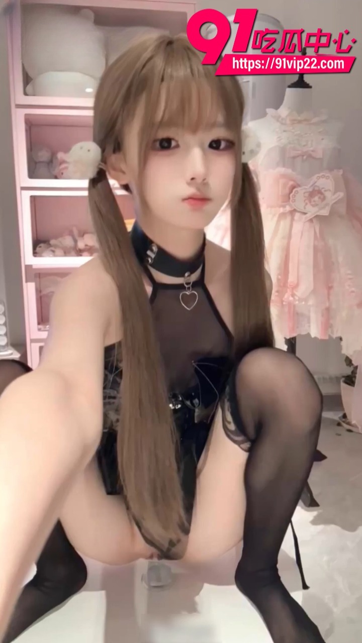 推特萌妹季雨自慰视频1