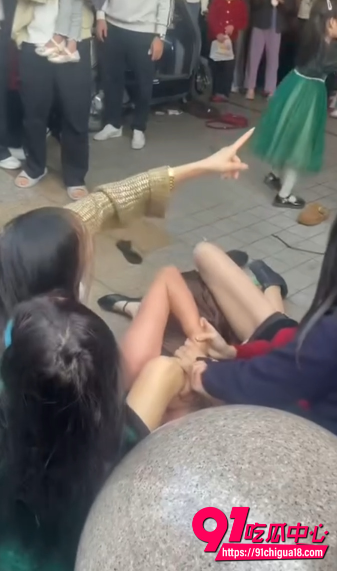 惠州惠阳女子街头互殴现场6