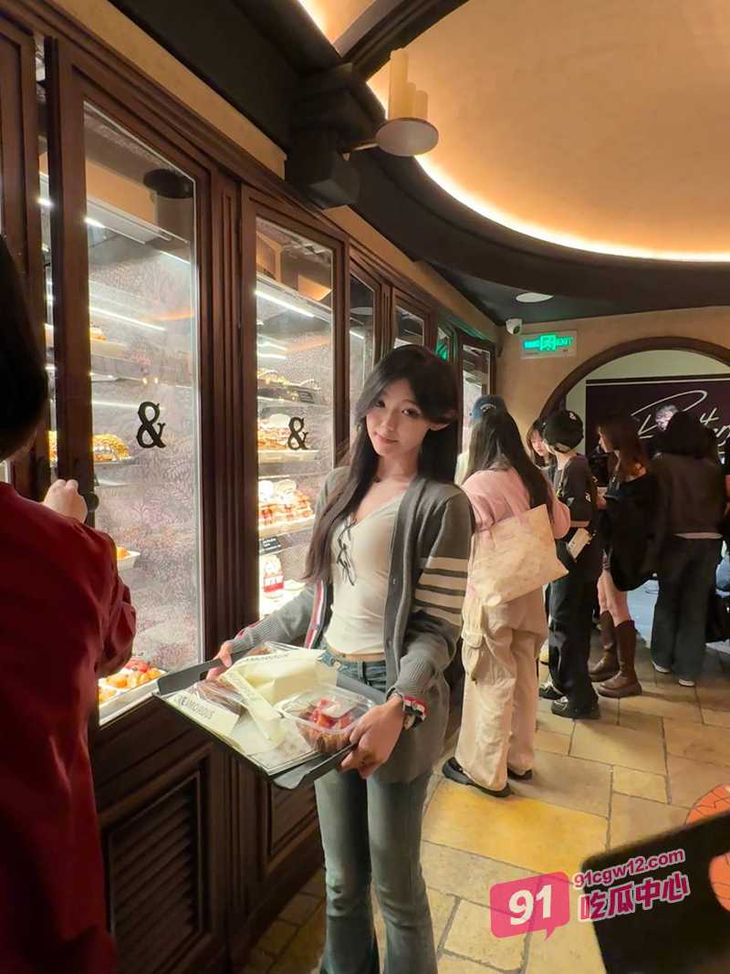 江苏清纯IK学妹李蕊杏 娇小身体各种姿势无套打桩猛怼 最后惨遭内射干的母狗骚叫不停~ 配图