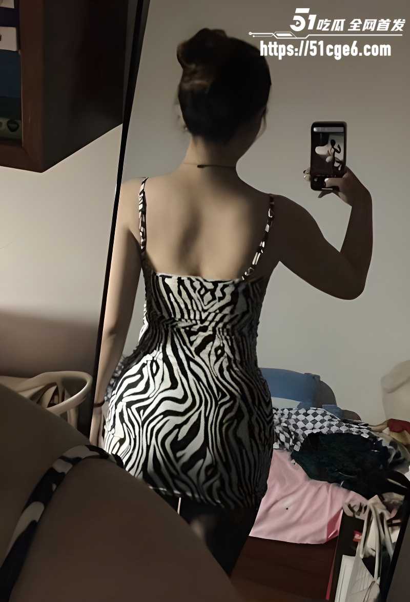 腿臀美女性爱自拍流出 1