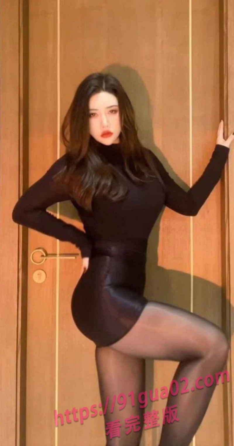 抖音美人vivi陷入快感风暴 巨臀诱惑让人欲罢不能 配图4