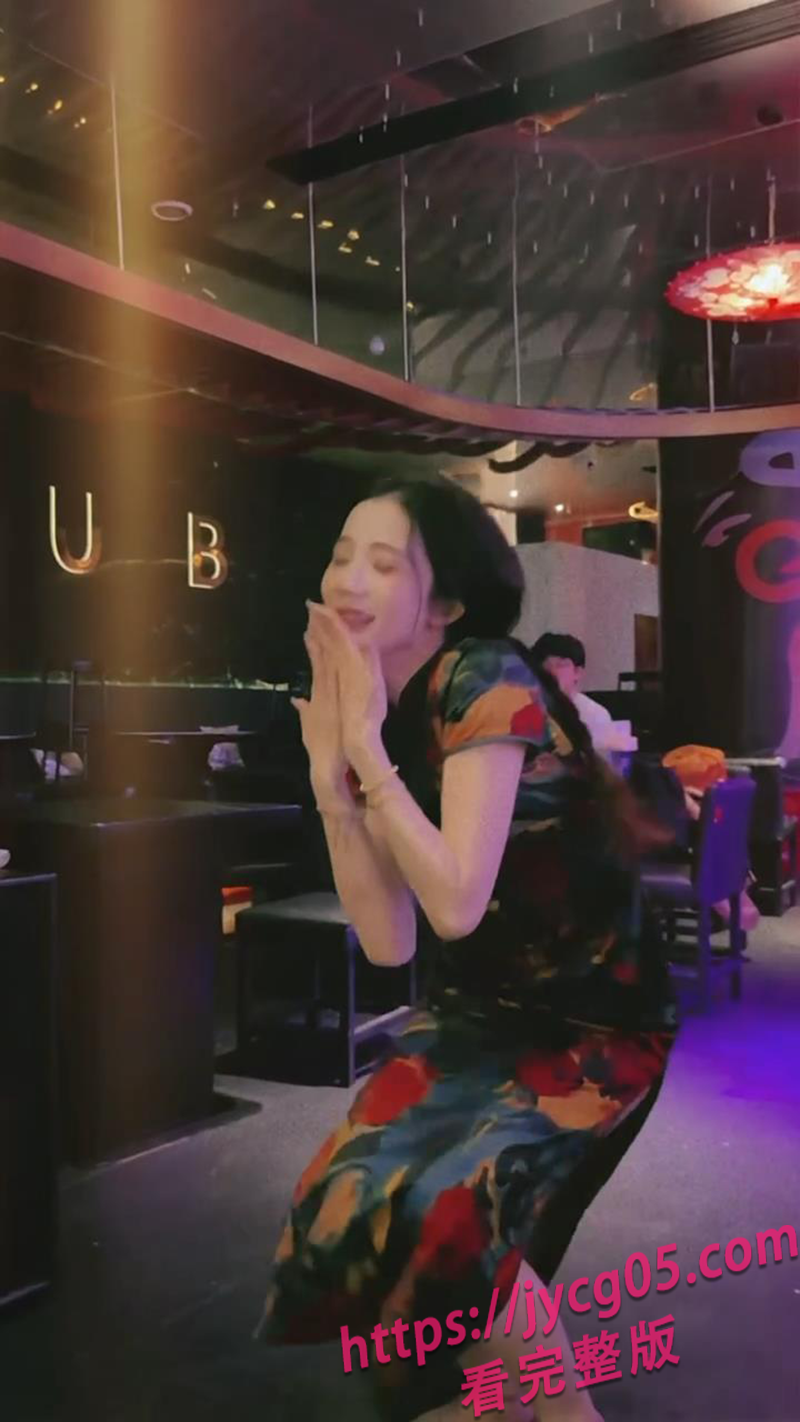 传说中的腿咚！这难度没几年舞蹈功底做不出来！ 配图6