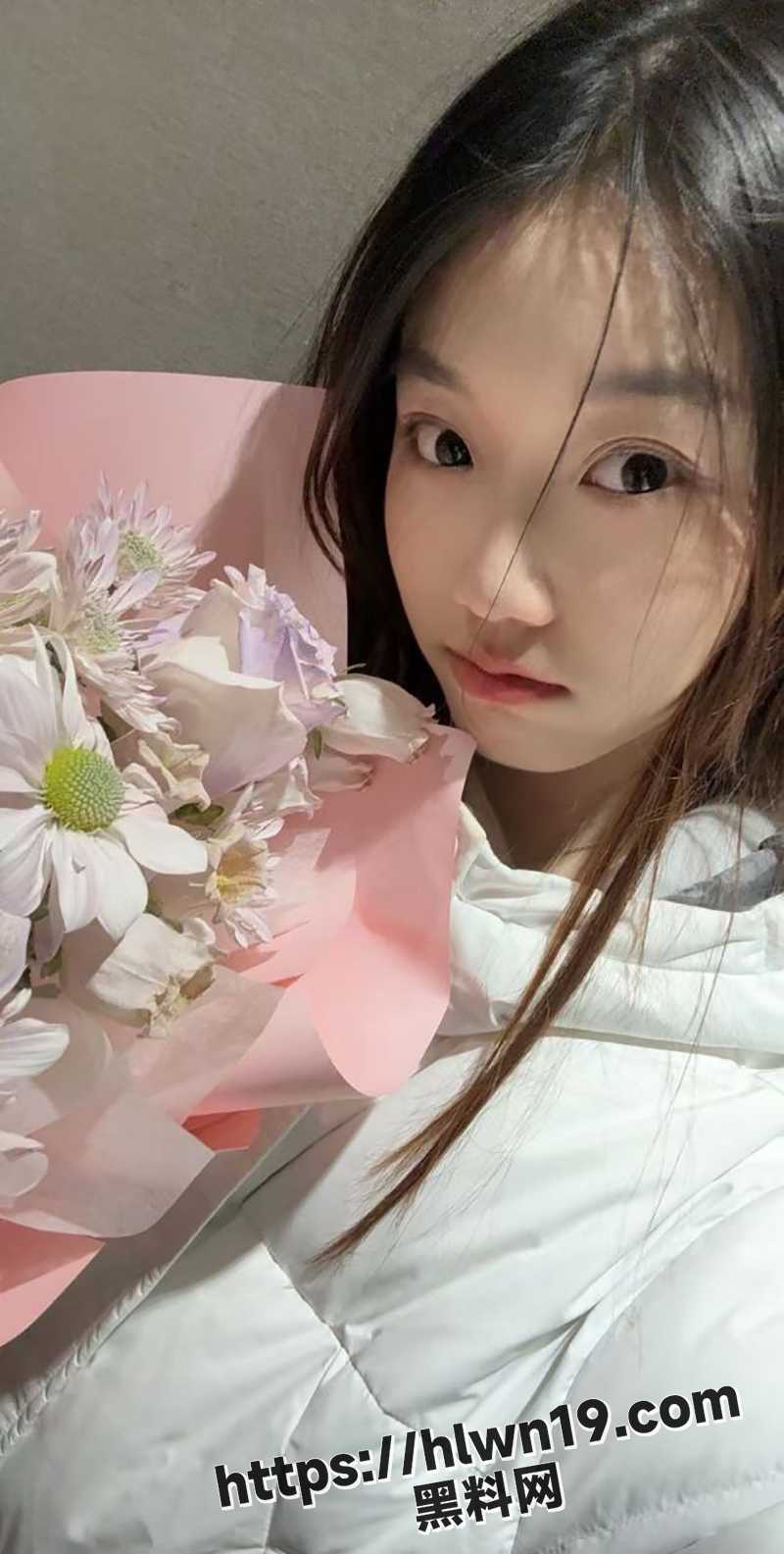 长春大学精致美少女 孙秋雨 与金主露脸性爱视图被同学认出 越是清纯的女孩性欲越强！