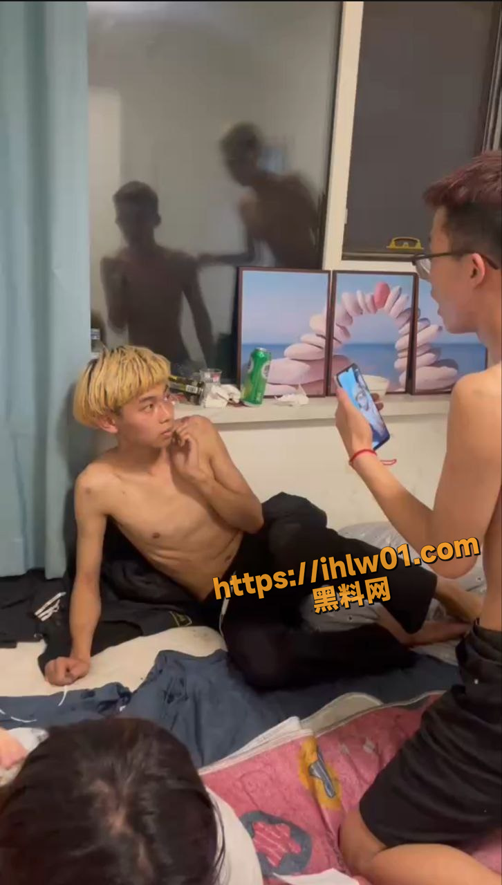 不止校园有霸凌 刚出身社会的黄毛勾引别人女友照样被打！
