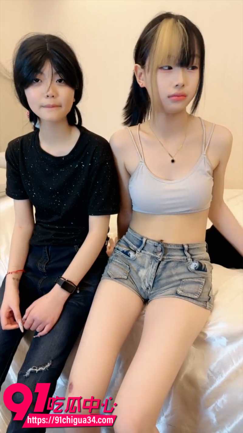 18岁精神小妹带着好闺蜜一起伺候社会大哥1 18岁精神小妹带着好闺蜜一起伺候社会大哥1