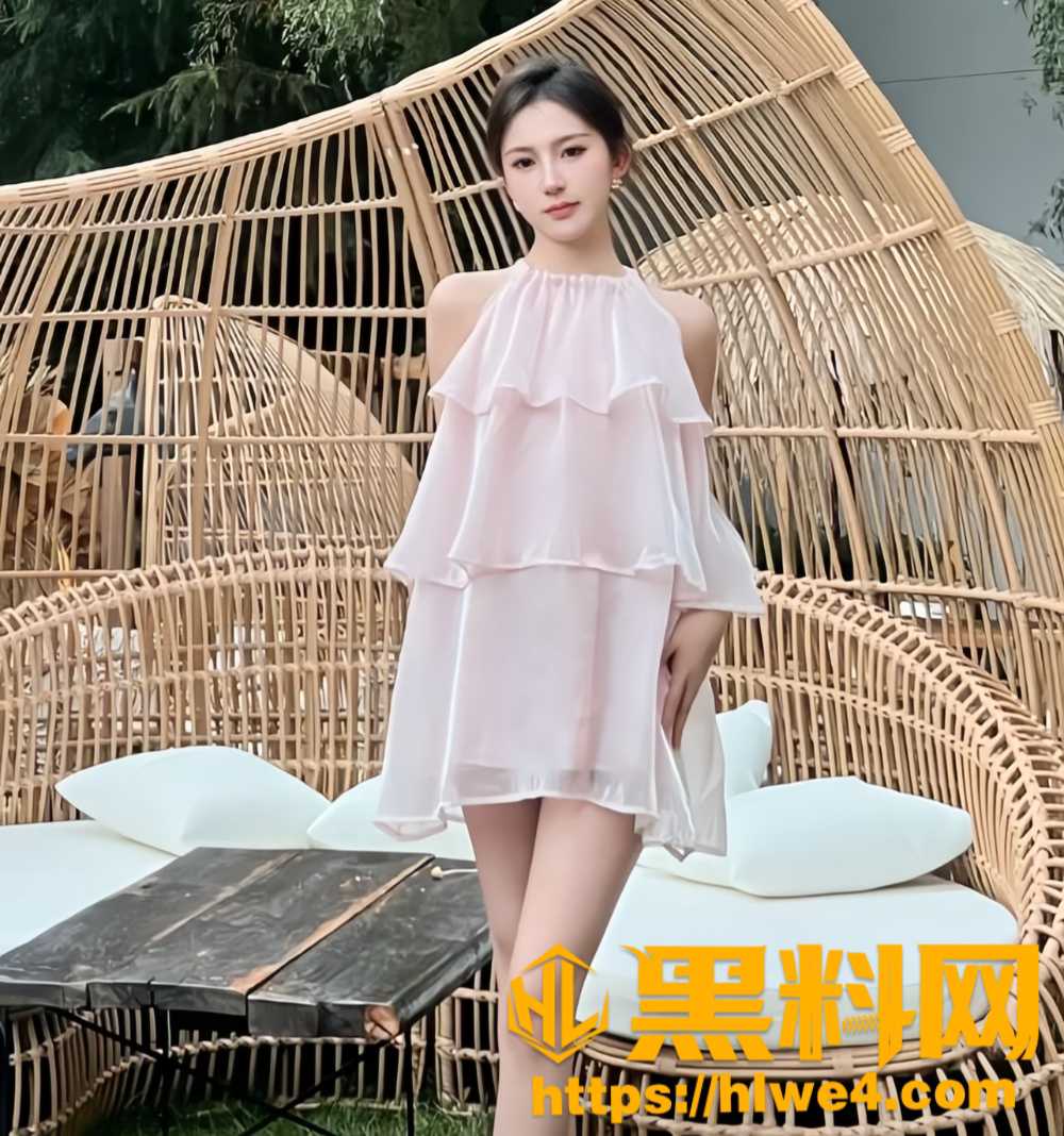 女同事看了毛片后爱上了我 在单位的卫生间里我狠狠的内射了她 配图