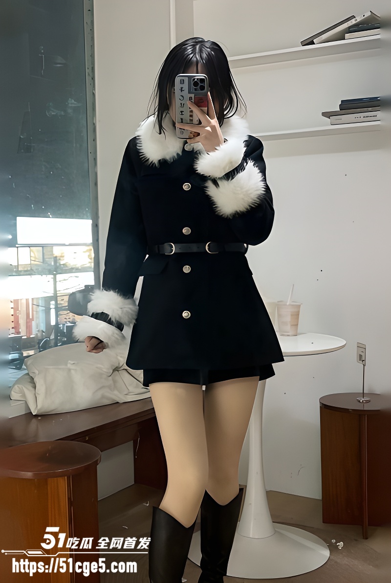 巨乳眼镜妹线上自慰私拍 1