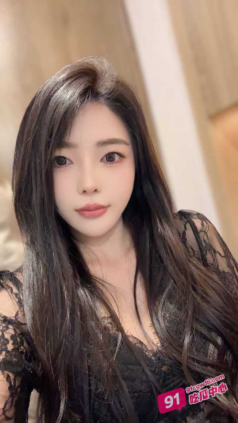 少妇车内激情口交自拍～浓精于口腔中迸发 自拍特写展示车震大场面！ 配图
