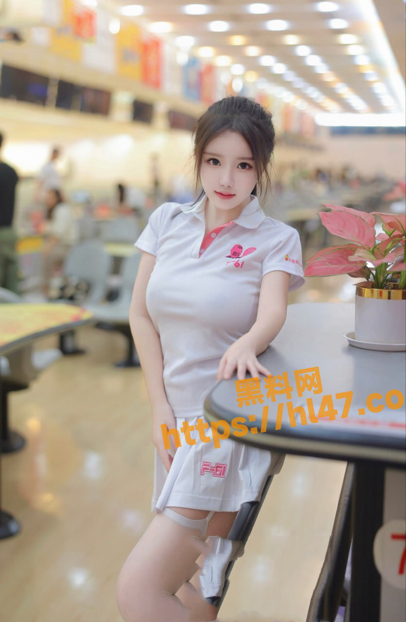 秀人网小薯条最新写真私拍合集流出 保龄球馆当着众人大玩露出!