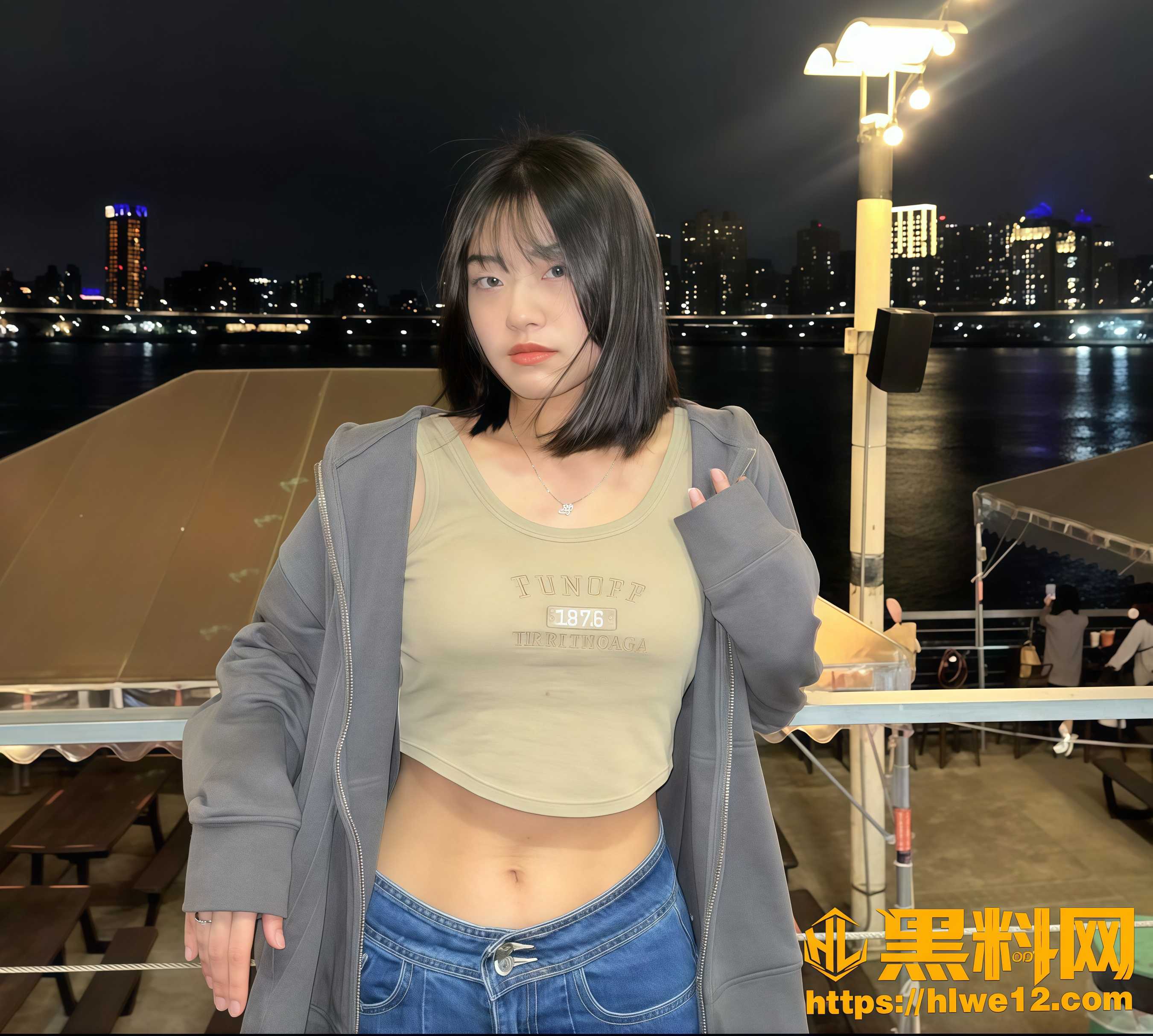 短发清纯妹子 拿手机去维修 竟被店员偷窥相册 大尺度自慰视频泄密！