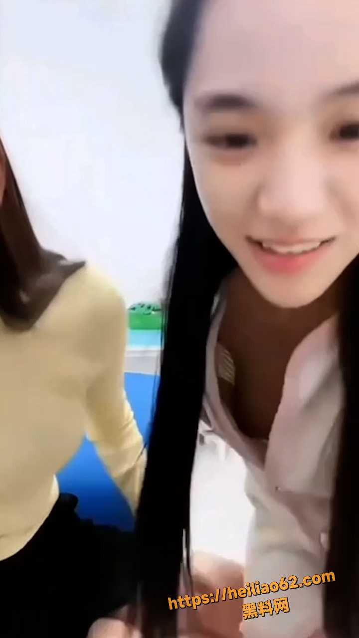 抖音网红 偷心九月天 走光合集 直播弯腰录屏流出 白嫩美乳频频闪现