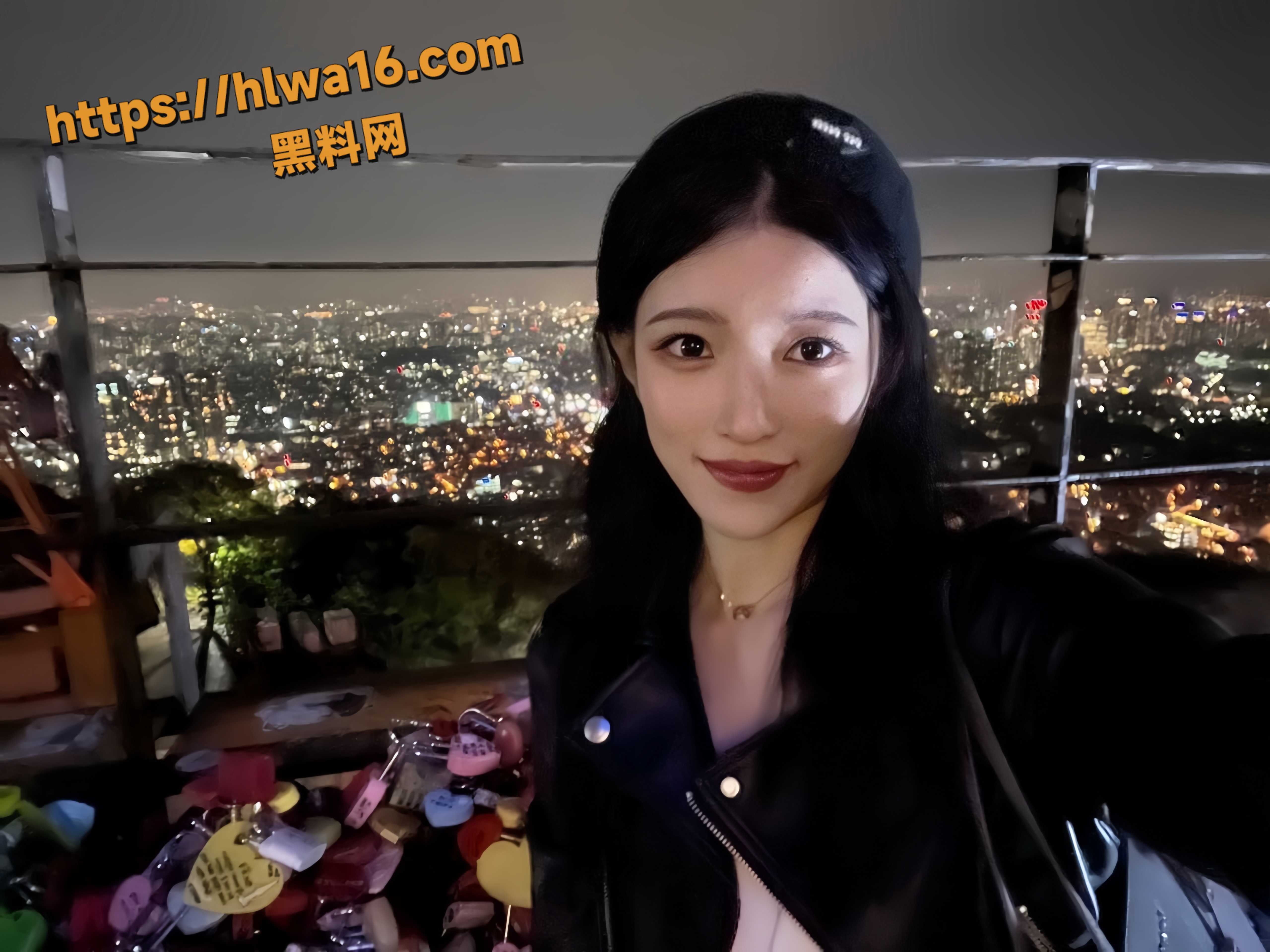 上海黄浦区反差婊 王玥 被多种体位爆操 骚逼母狗被操到饺子皮外翻！