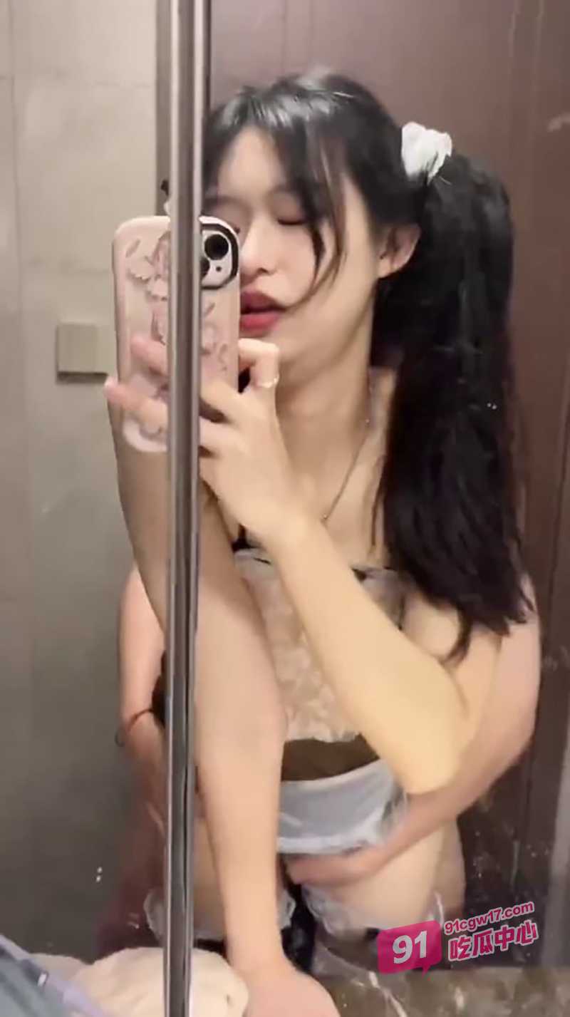 江苏双马尾萝莉周美娜 性爱自拍泄密 不抓着双马尾干这男人真白瞎！ 配图2