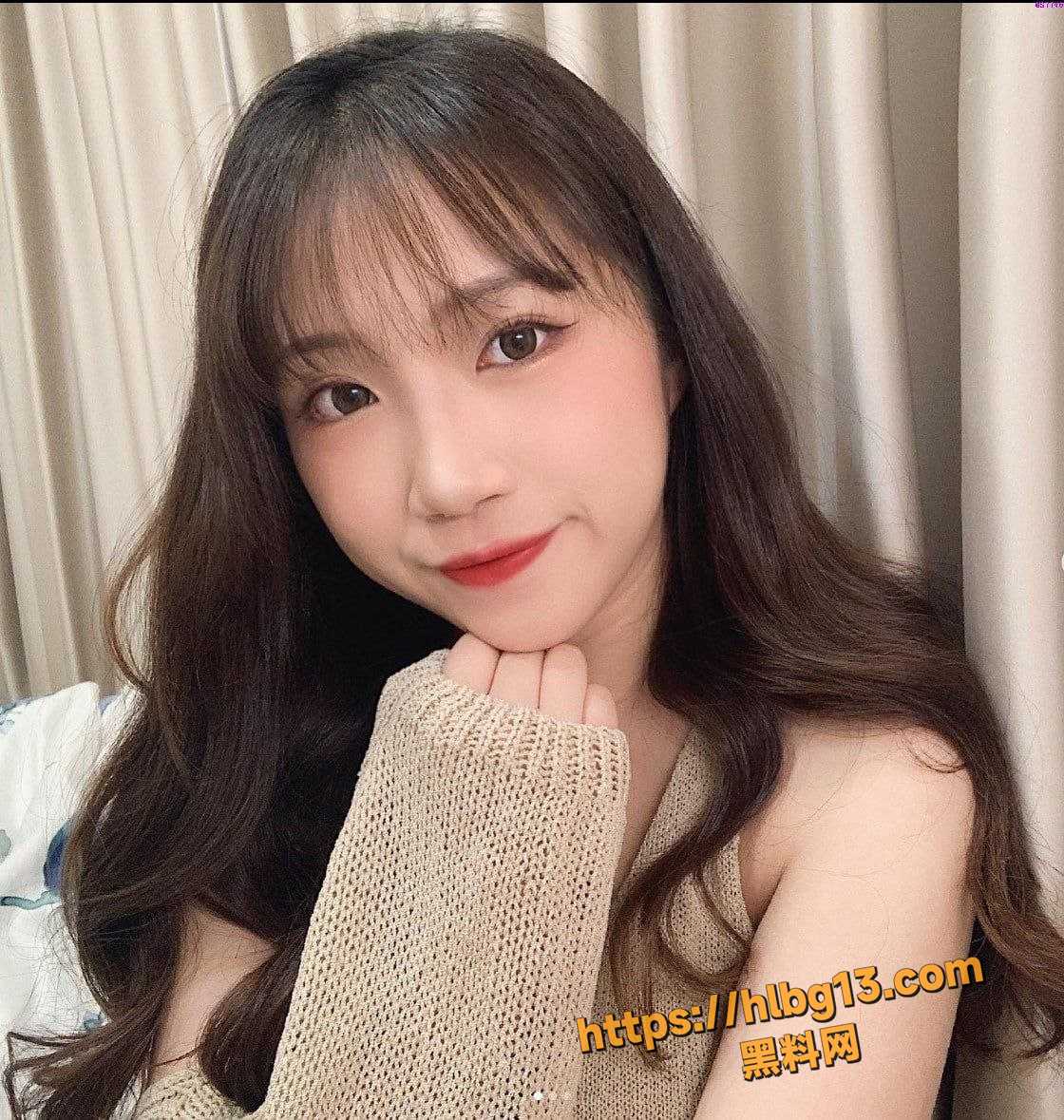 IG高颜甜美网红 露脸啪啪视频流出 白丝足交跪舔深喉 女上位摇曳榨精 技术一流！