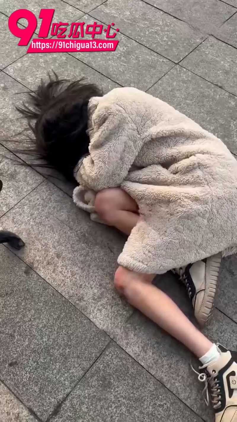 虎门木然庞凤华出轨被对象暴打13