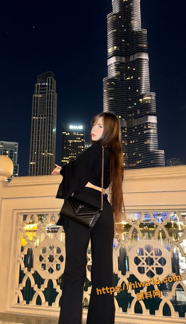 东京生活小众网红的独特日常 极品女神巨屌自慰干到潮喷！