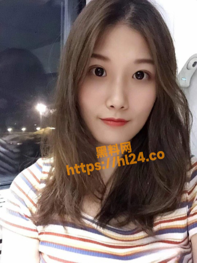 大学生 波霸贝贝 不雅性爱自拍流出！被操时还让男友轻点～鸡巴怼嘴里硬舔！