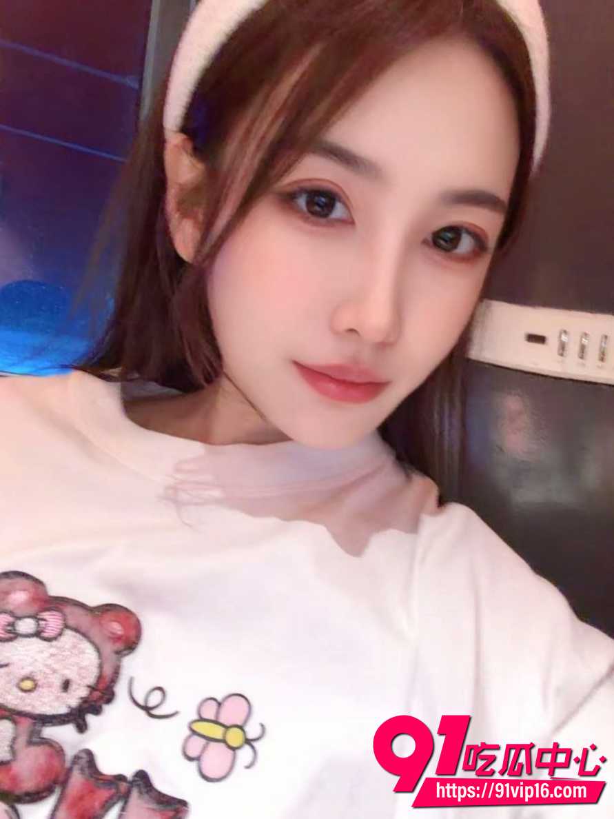 浙江宁波骚女李晶 不雅自拍视频流出 舔吸大鸡巴表情到位 浪叫媚入魂！