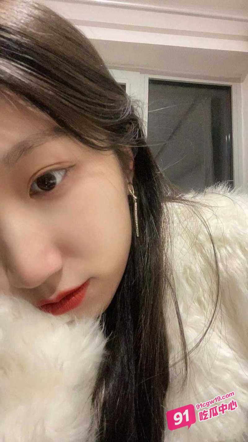 南昌大学李怡沦为有钱人得专属母狗 主动掰开屁股求后入~ 配图5