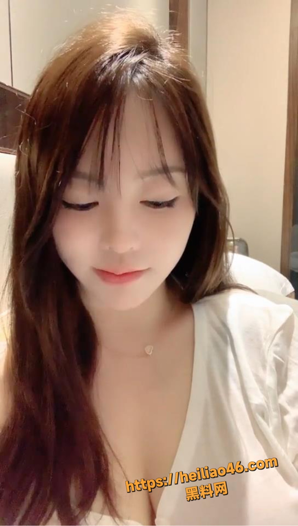 巨乳高颜值御姐 人间白月光 直播诱惑 圆润美乳疯狂揉捏挑逗 简直是完美尤物！