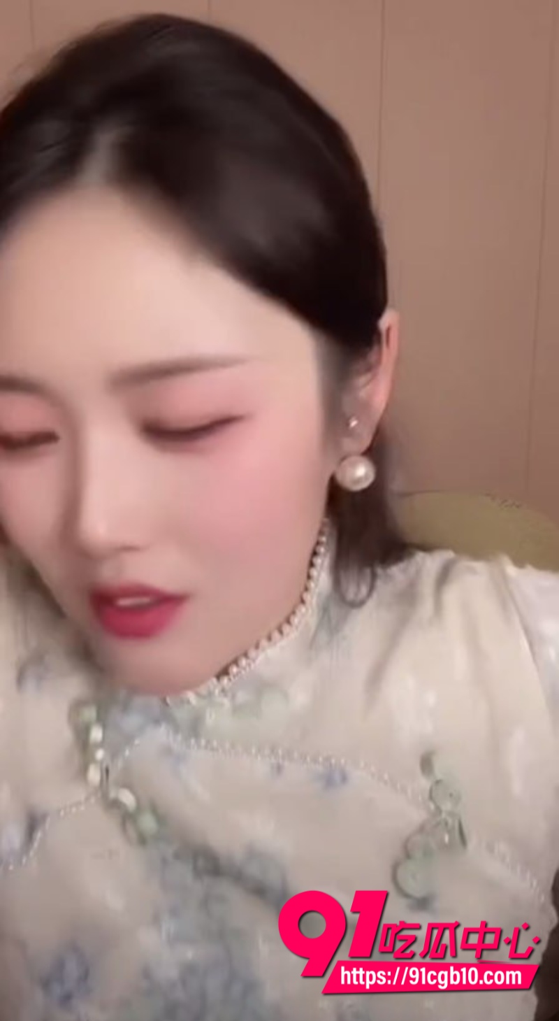 抖音直播擦边新赛道 东莞妹玩握力棒娇喘福利大放送 刷礼物就浪叫高潮 健身变ASMR撩人秀