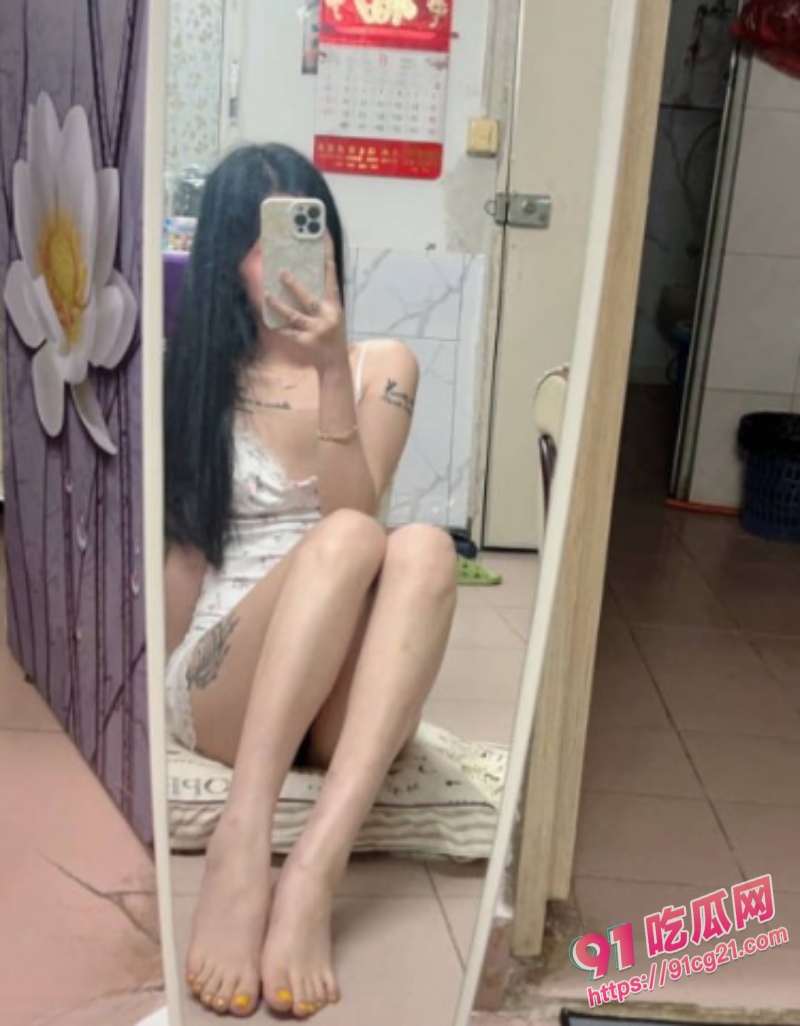深圳龙岗人妻许昕惠 老公面前羞答答 兄弟那边骚开花！ 配图11