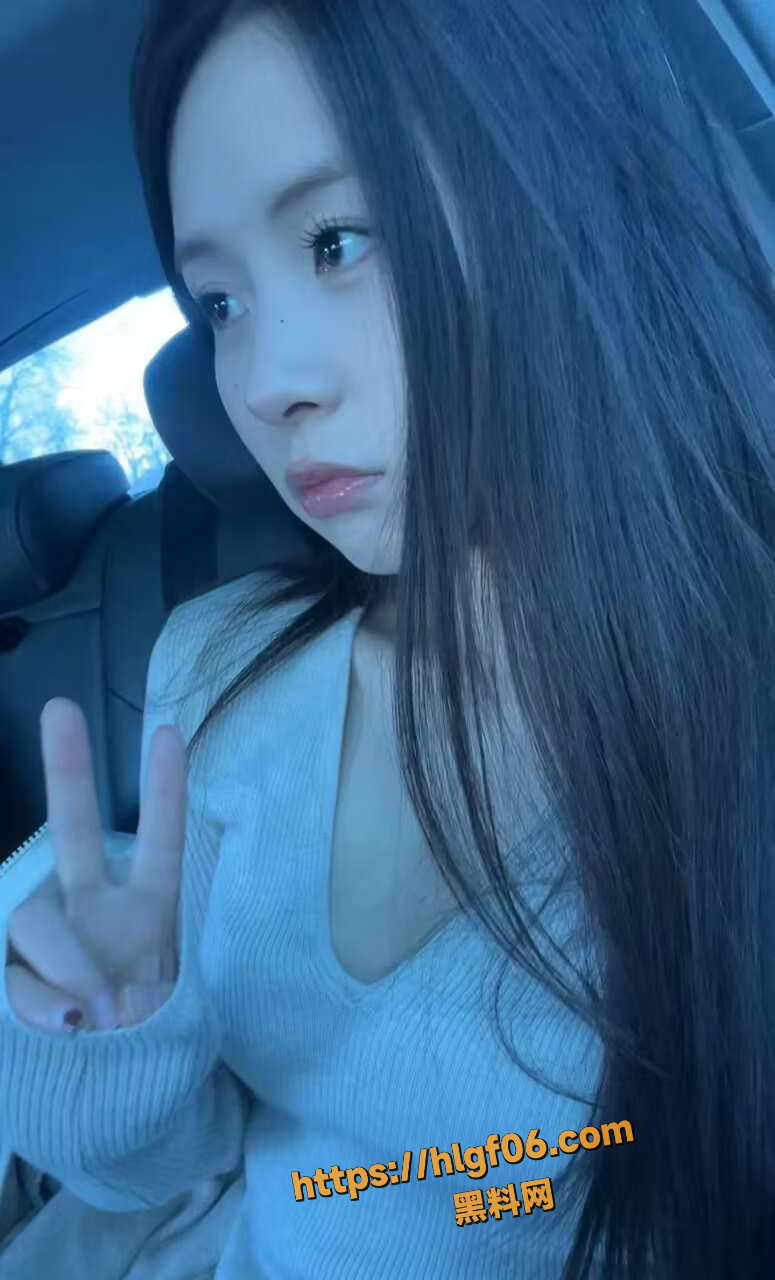 湖北荆州黄媛媛偷偷背着男朋友出来约炮在酒店疯狂做爱，撅着小翘臀被后入爆操浓精射了一屁股！