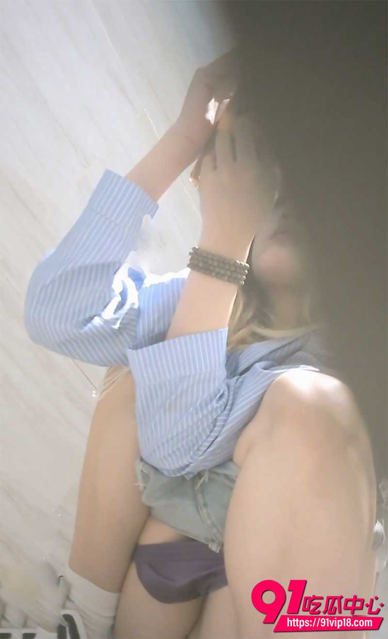 商场女厕偷拍 2 商场女厕偷拍 2