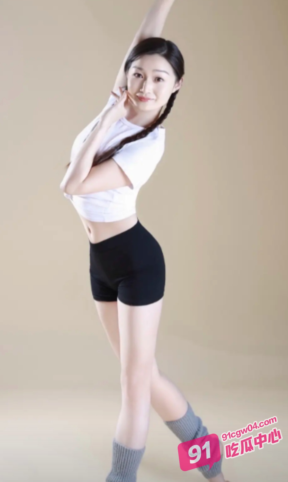 推特Vissstaaaas约操拉丁舞舞蹈老师 骑马式插穴把美女操爽了还要主动约二炮！ 配图3