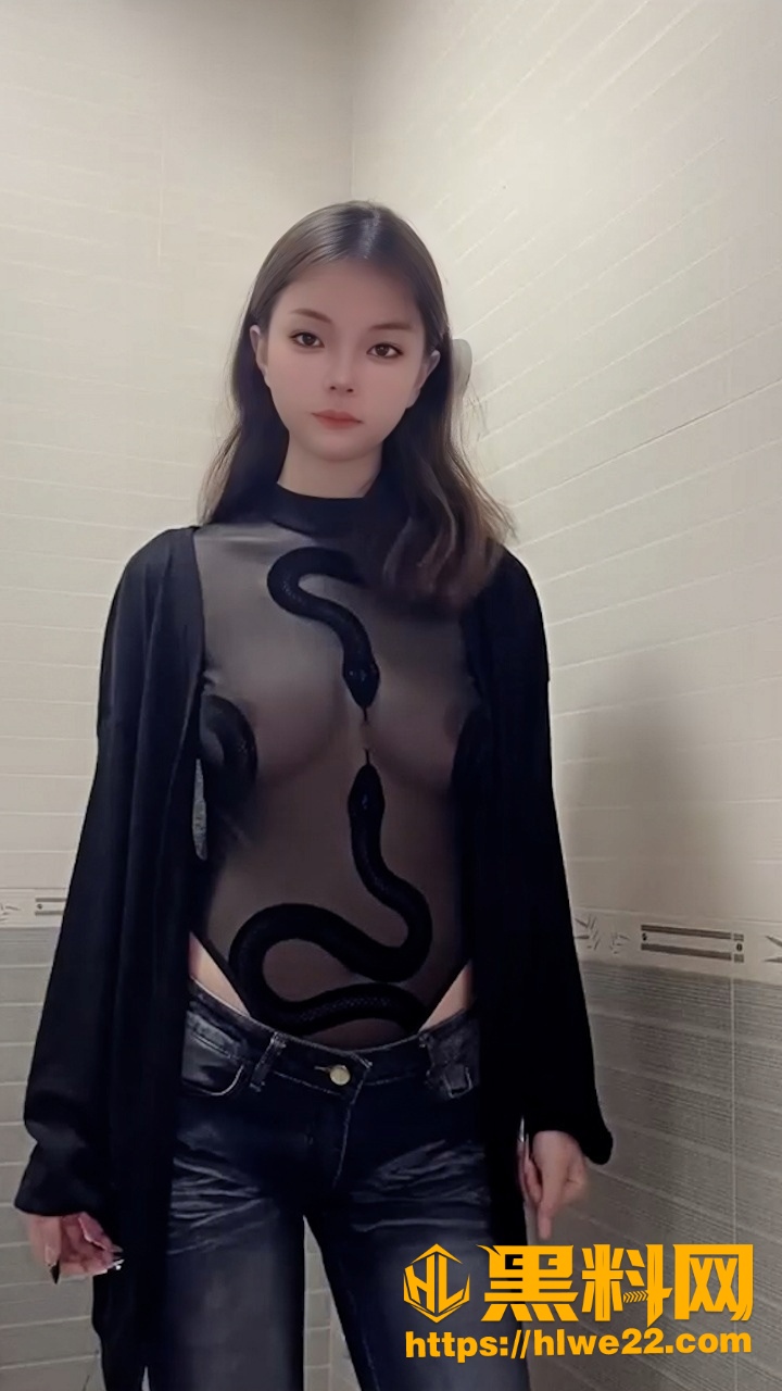 推特西西团队 安慕曦 圆乳小师妹户外露出 浴室全裸自慰直至高潮