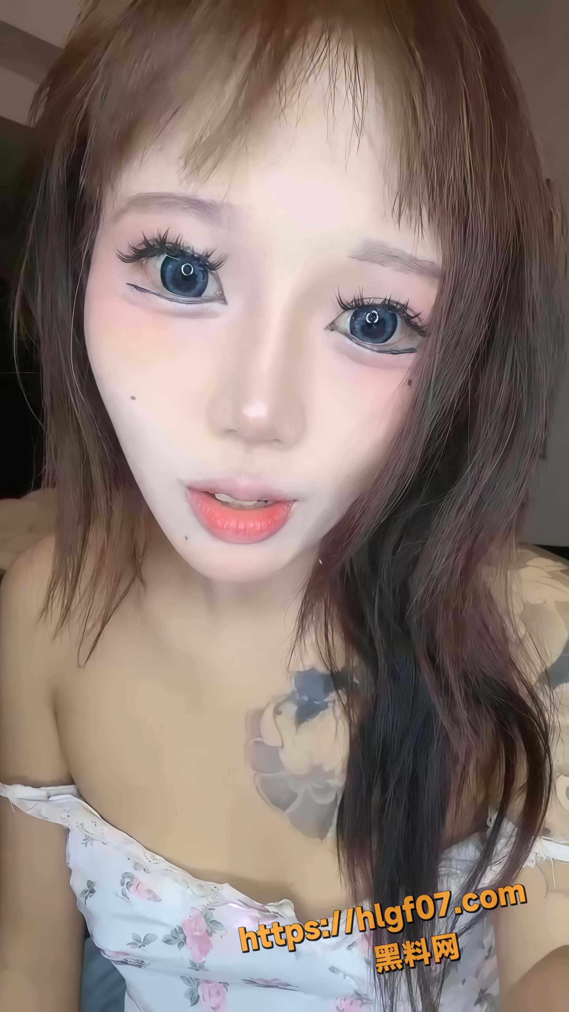 高颜值纹身精神小妹 兔斯姬 直播大秀合集流出 浓妆小骚货口技超绝 被男友狠狠爆肏！