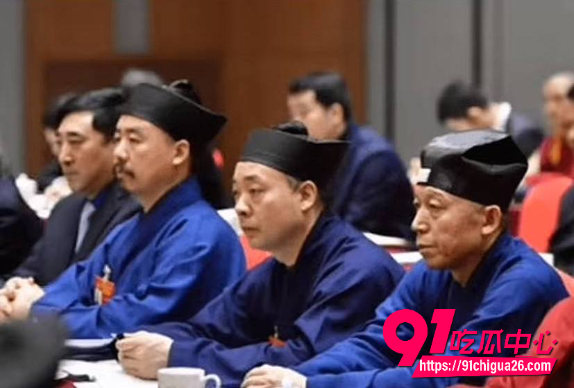 中国道教协会副会长胡城林被下属实名举报包养多名情人 违规给年轻小三办道士证 游艇豪车私生子全曝光!