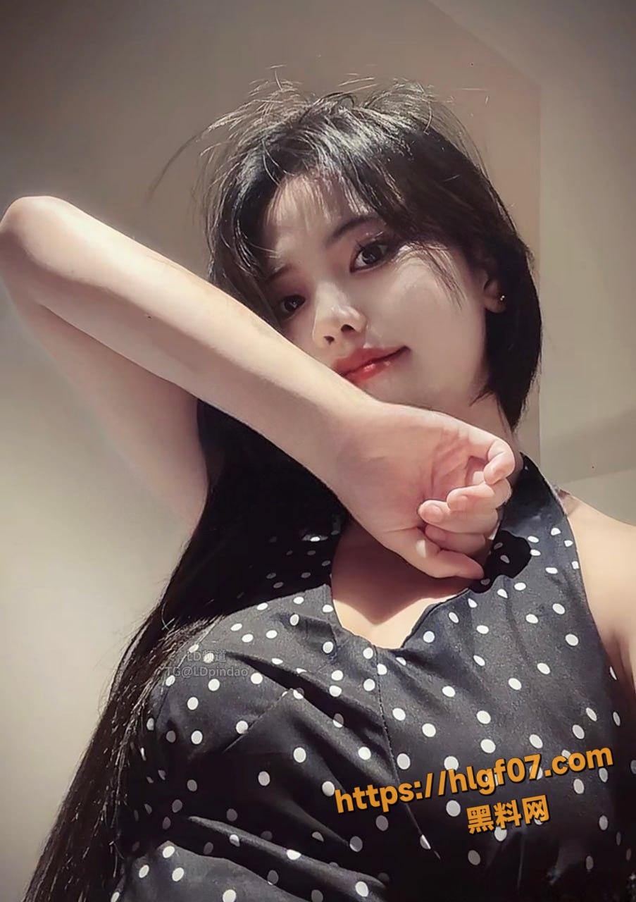 广西美女 何少雪 借款到期信息不回 深蹲尿尿 扮演母狗爬行等等多部裸贷完整抵押视频会员曝光！