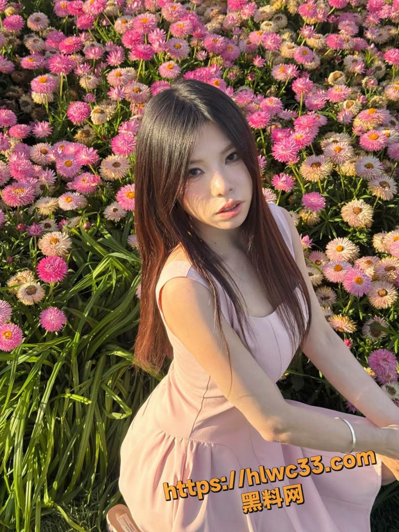 独家爆料 玉溪师范学院清纯美女 李婵怡 反差裸聊私密第二弹视频流出
