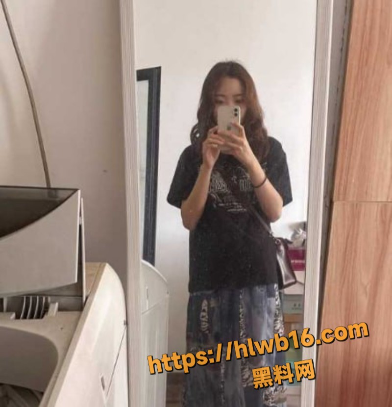 广东潮汕揭阳极品人妻 李云 给炮友拍摄私密视频流出 情趣诱惑骚穴自慰 清纯外表下藏着惊人骚浪！