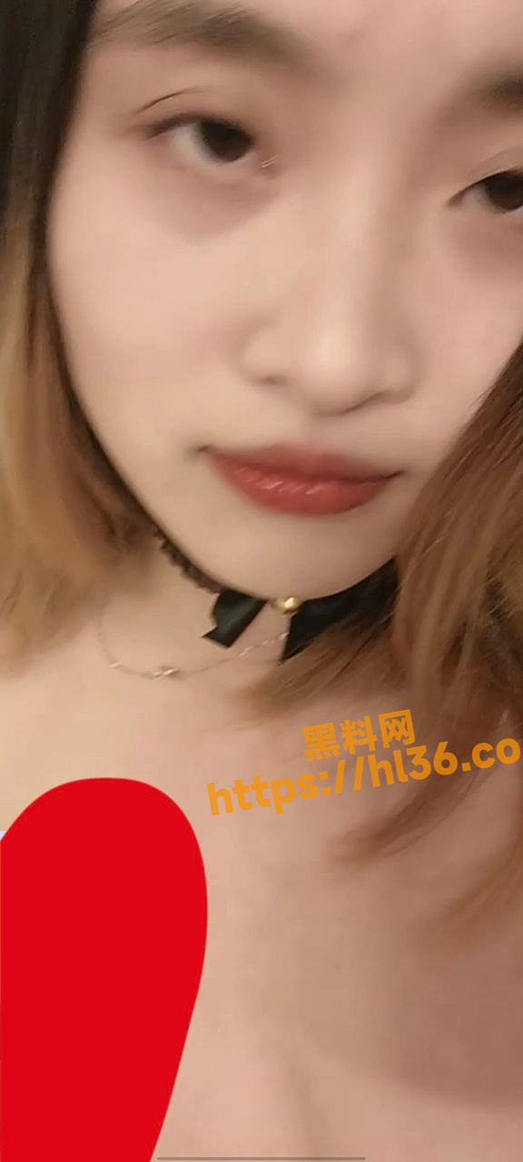泰州职业技术学院交通运输班 陶萌萌 呆萌的外表下却是个骚逼母狗且很喜欢玩露出！