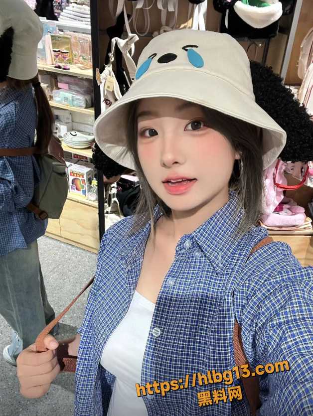 抖音巨乳少妇网红 猫猫忠仆 自慰性爱诱惑自拍 果然还是少妇最懂男人的需求！