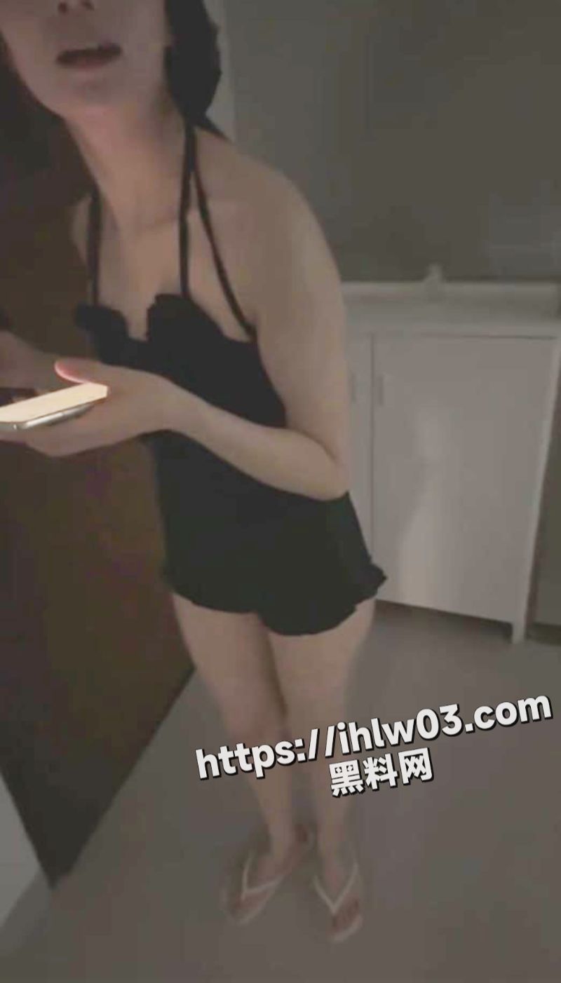 来都来了干一炮再走吧 偷拍站街女揽客视频流出 道德在哪里地址又在哪里
