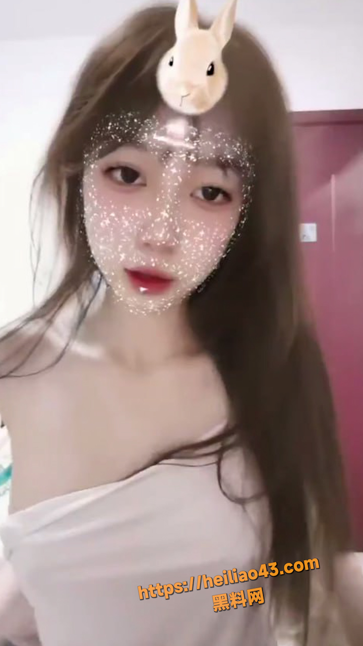 湖北师范学校 李依晚 私拍性爱视频流出 金主调教反差母狗！